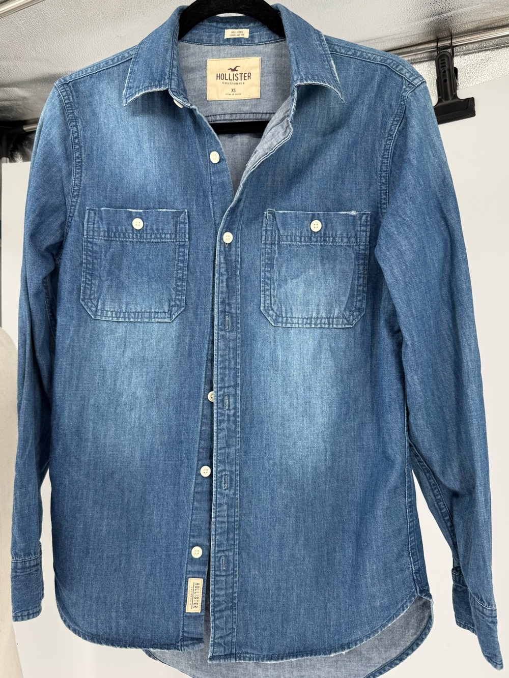 Hollister Men's Washed Blue Denim Button-Down Shirt Checkerboard Graphic Size XS